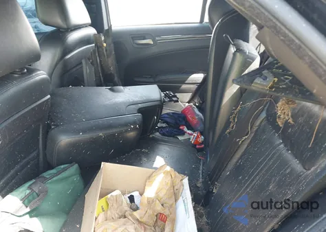 2013 Chrysler 300C John Varvatos Limited Edition из США, поврежденный, VIN 2C3CCADT0DH691941